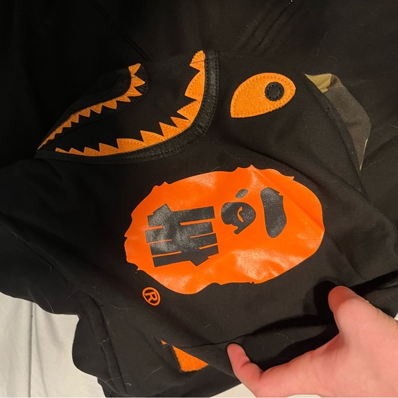 BAPE x UNDEFEATED double shark hoodie - Picture 5 of 10